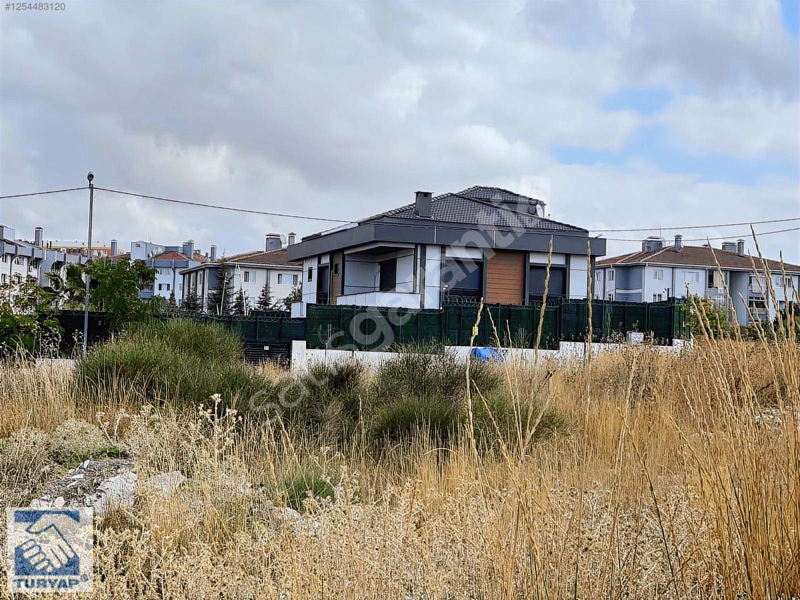 HADIMKÖY'DE (1007m²) VİLLA İMARLI SATILIK ARSA