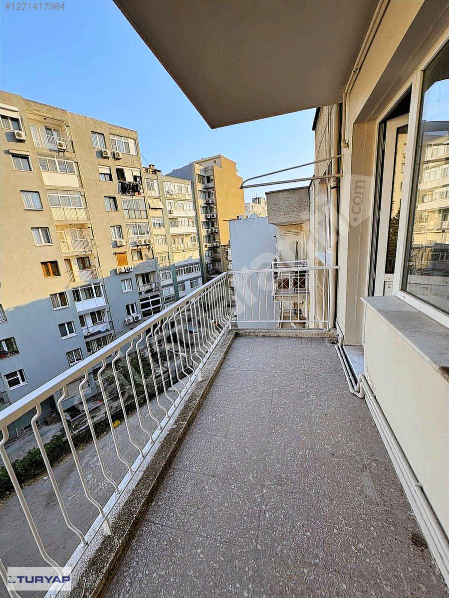 Bornova Ergene Mahallesinde Merkezi Lokasyonda 3+1 Kiralık Daire