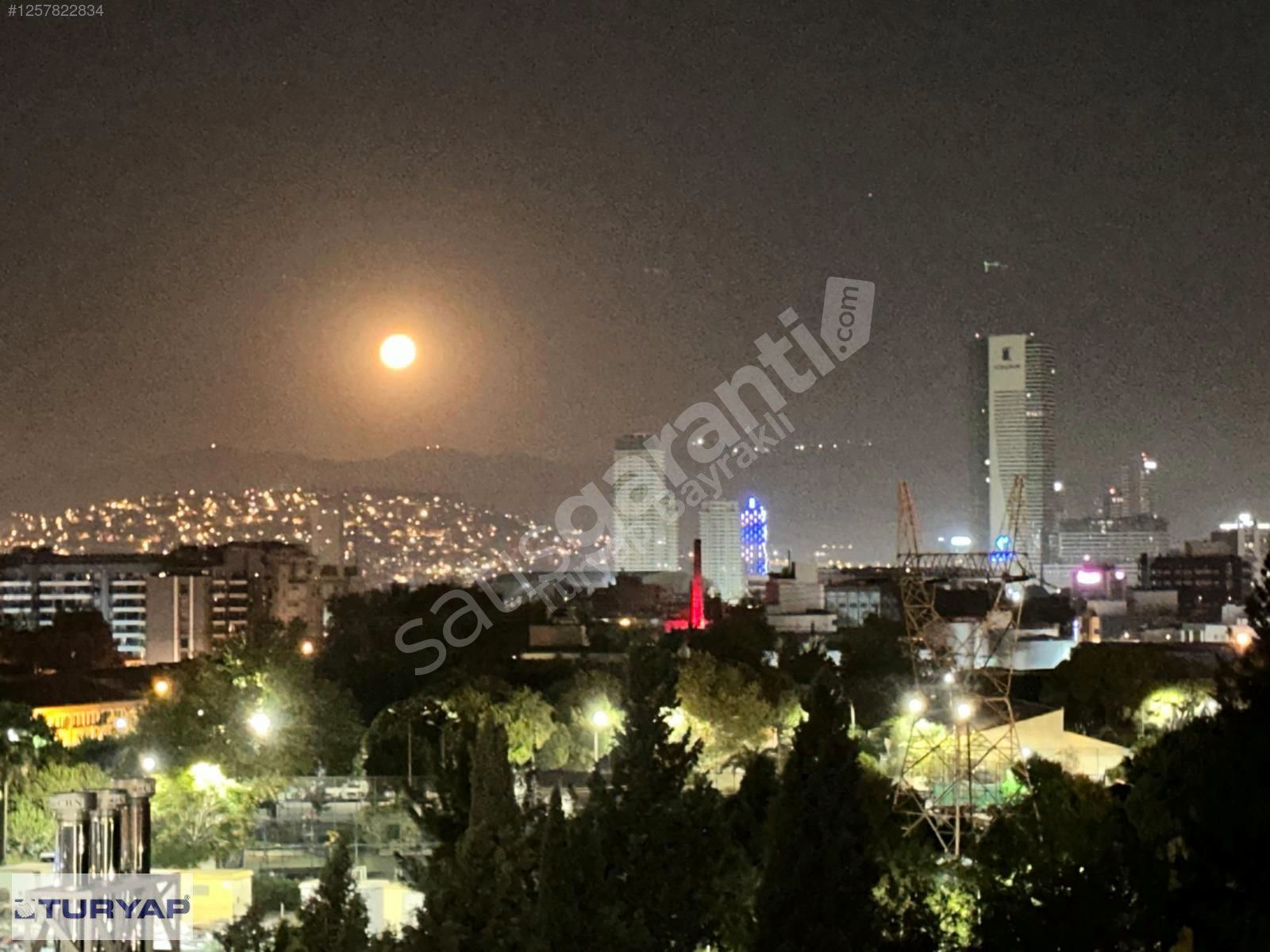 Turyap'tan Coordinat Bornova'da Büyük Tip Köşe Eşyalı 2+1