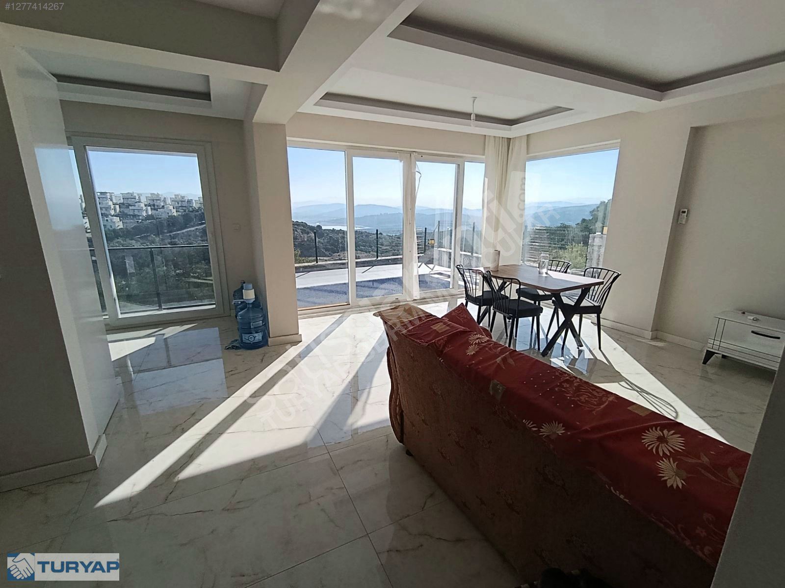 Boğaziçi Adabükü'nde Doğa Ve Göl Manzaralı Muhteşem Villa