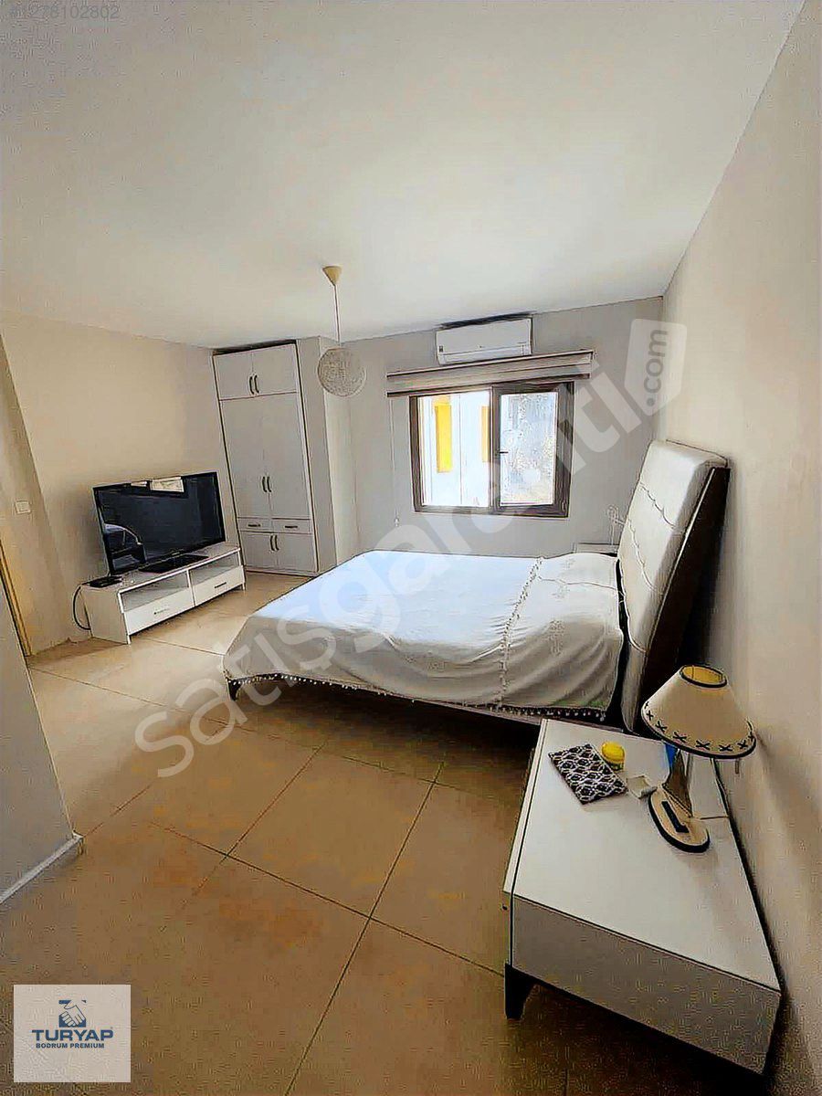 BODRUM BİTEZ'DE MANZARALI SATILIK 5+2 VİLLA