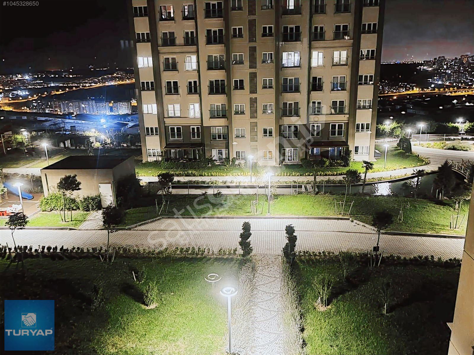 Bahçekent Avruparkta Lüx Yapılı Dubleks Satılık Daire