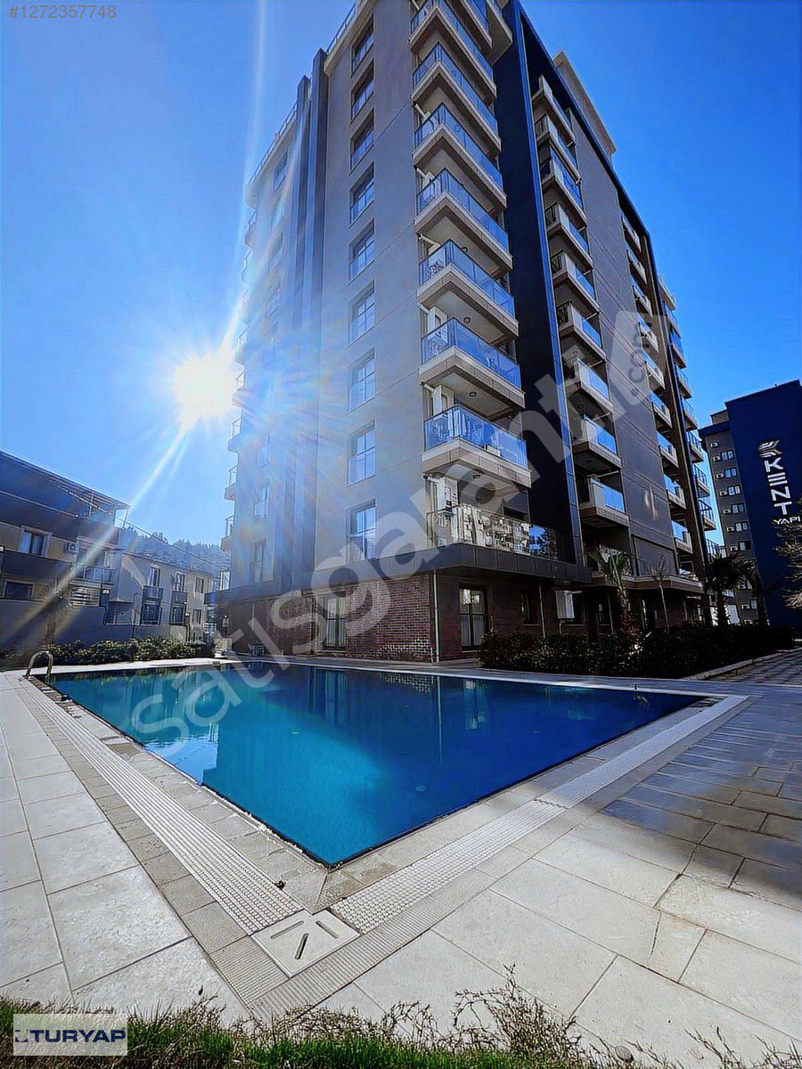 KURUÇEŞME MAH. HAVUZLU SİTE İÇİNDE FULL EŞYALI 1+1 KİRALIK DAİRE