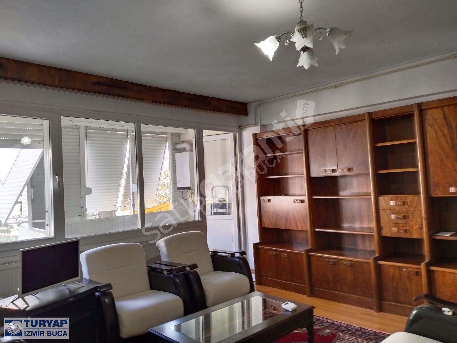 TURYAP BUCA'DAN MENDERES CADDESİ'NE YAKIN SATILIK 3+1 DAİRE