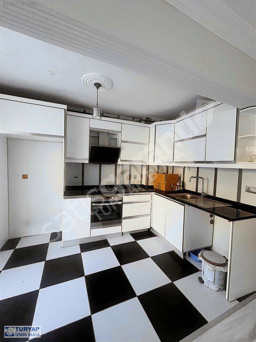 TURYAP BUCA'DAN İNÖNÜ MAHALLESİNDE GENİŞ DAİRE