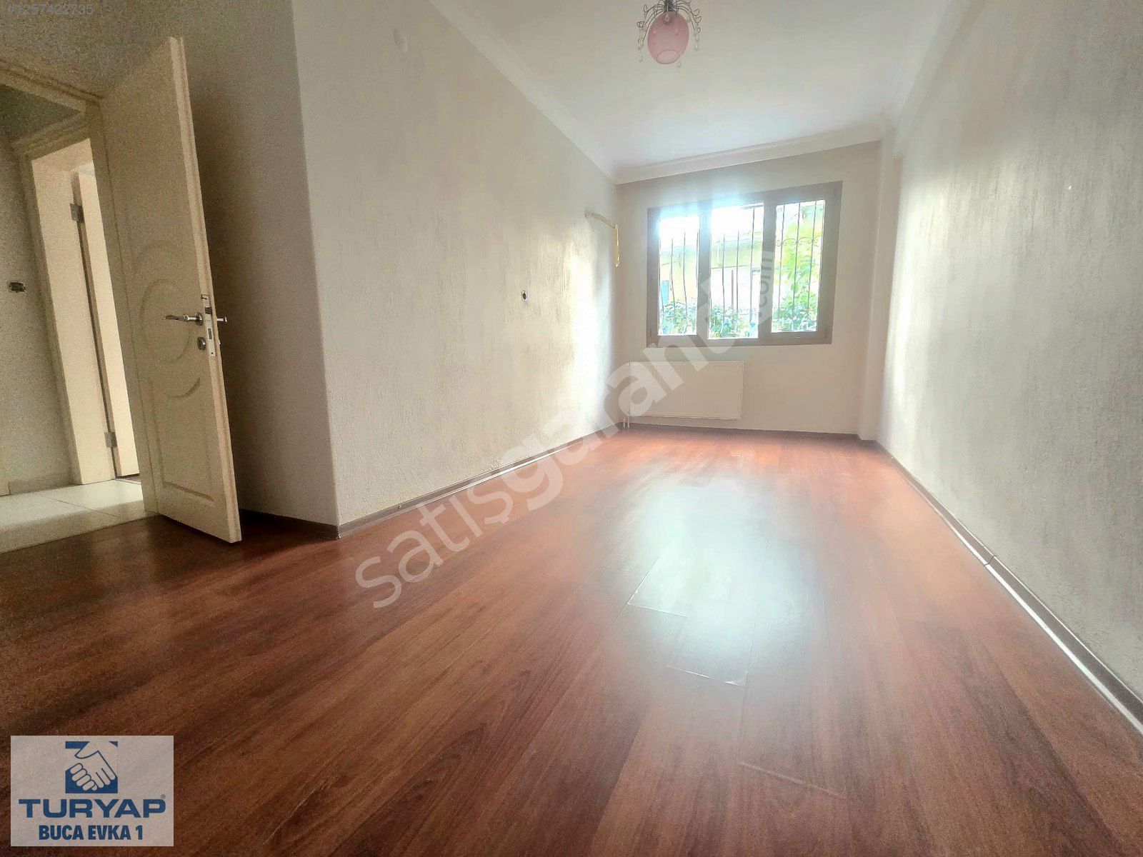 Buca Efeler Otuzağustos Yakını 3+1 Bahçe Katı D.gazlı Kiralık