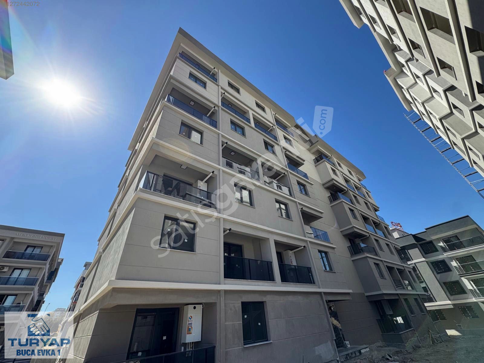 Buca'da Site İçerisinde Satılık 1+1 Sıfır Balkonlu Lüx Daire