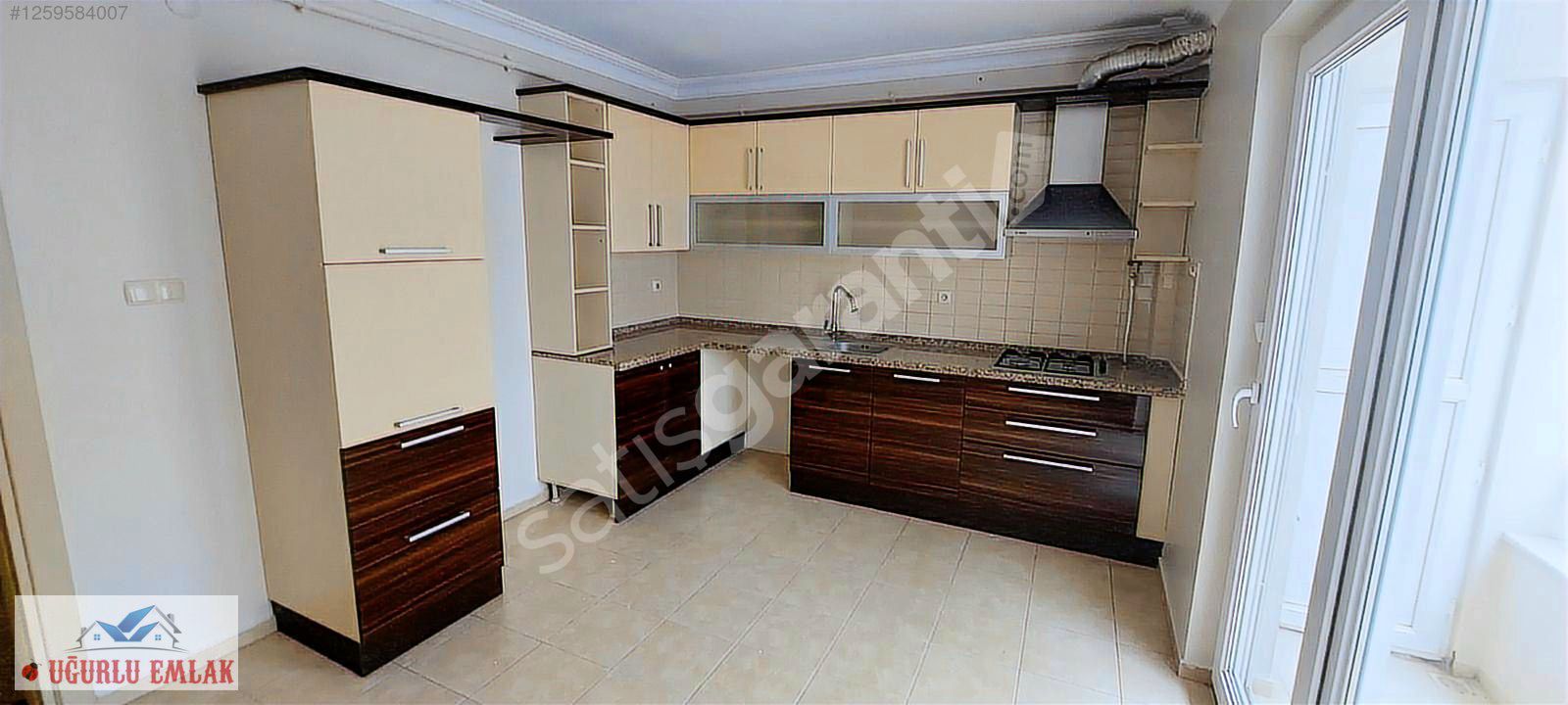 İzmir yoluna yakın , eski devlet hastanesi yanında 3+1, 2. kat