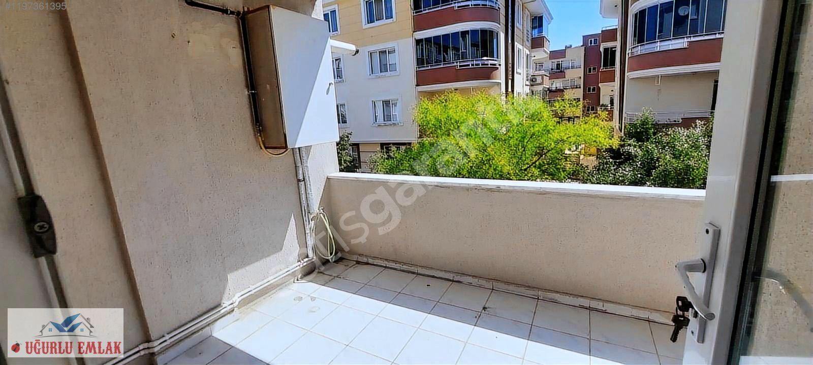 Tek. lise cad. yakın 3+1 ,arakat, merkezi doğalgaz kaloriferli