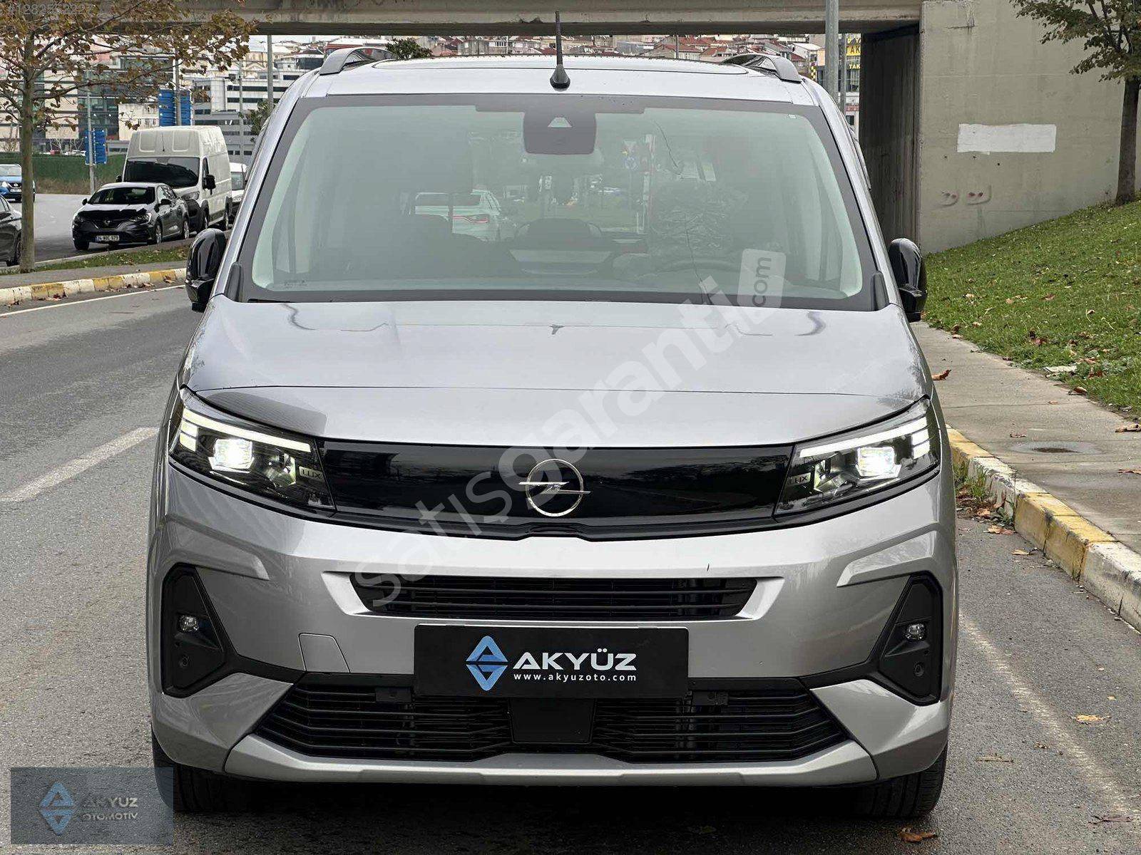2025 OPEL COMBO 1.5D ULTİMATE BOYASIZ 7.200KM'DE CAM TAVAN EAT8