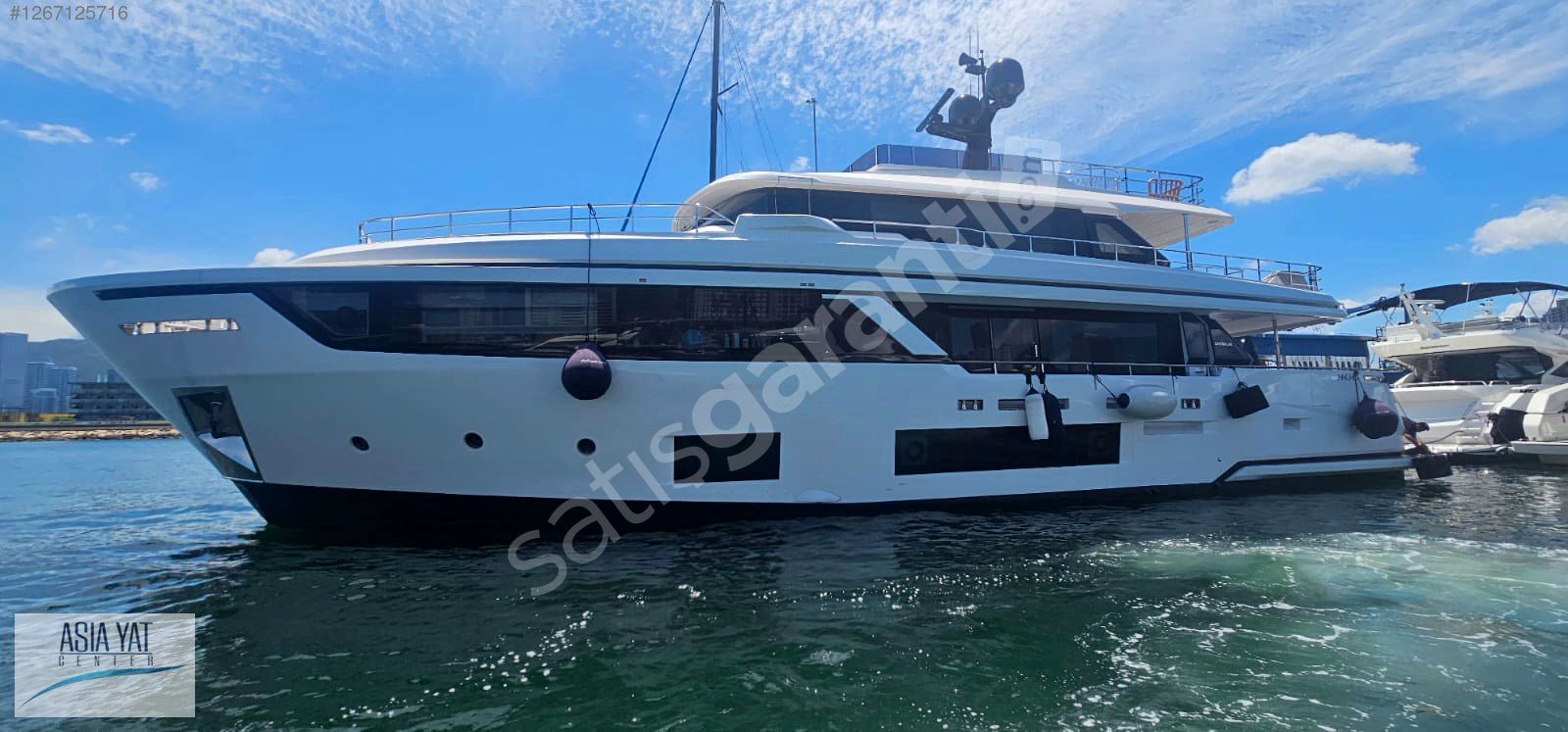 ASIA YAT'tan - 2021 Ferretti NAVETTA 30M