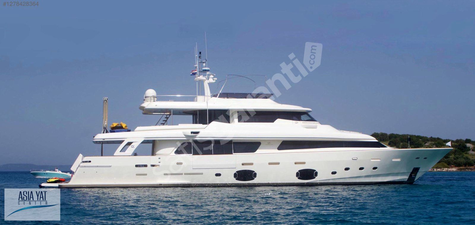 ASIA YAT CENTER'dan 2015 Ferretti Navetta 33