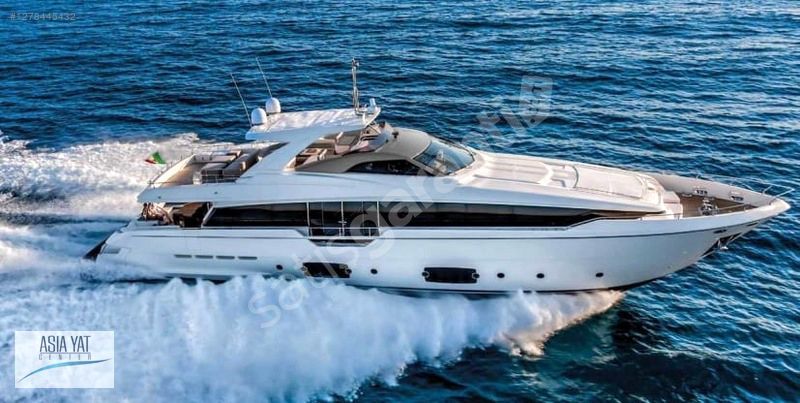 ASIA YAT CENTER 2017 FERRETTI 960