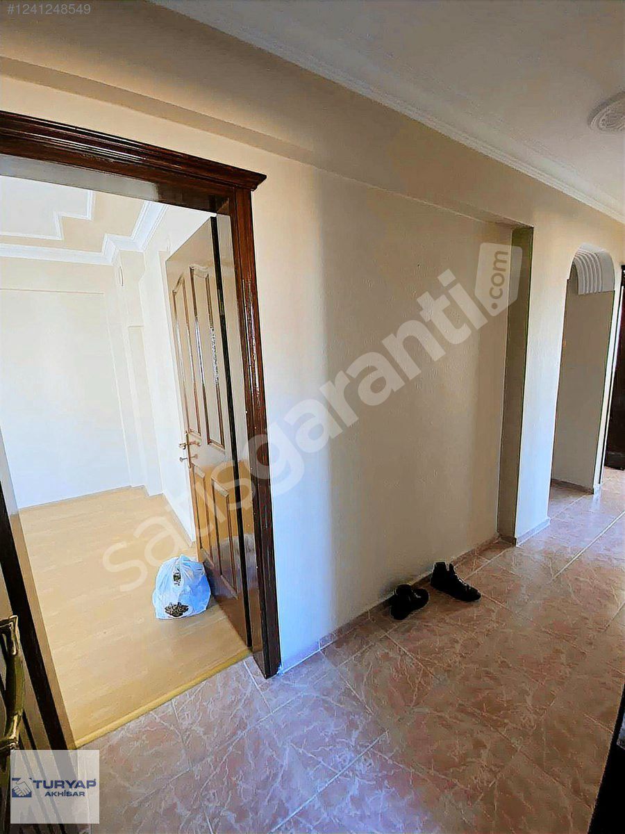 HÜRRİYET MAHALLESİ MERKEZİ KONUMDA BULUNAN ARAKAT 3+1 DAİRE