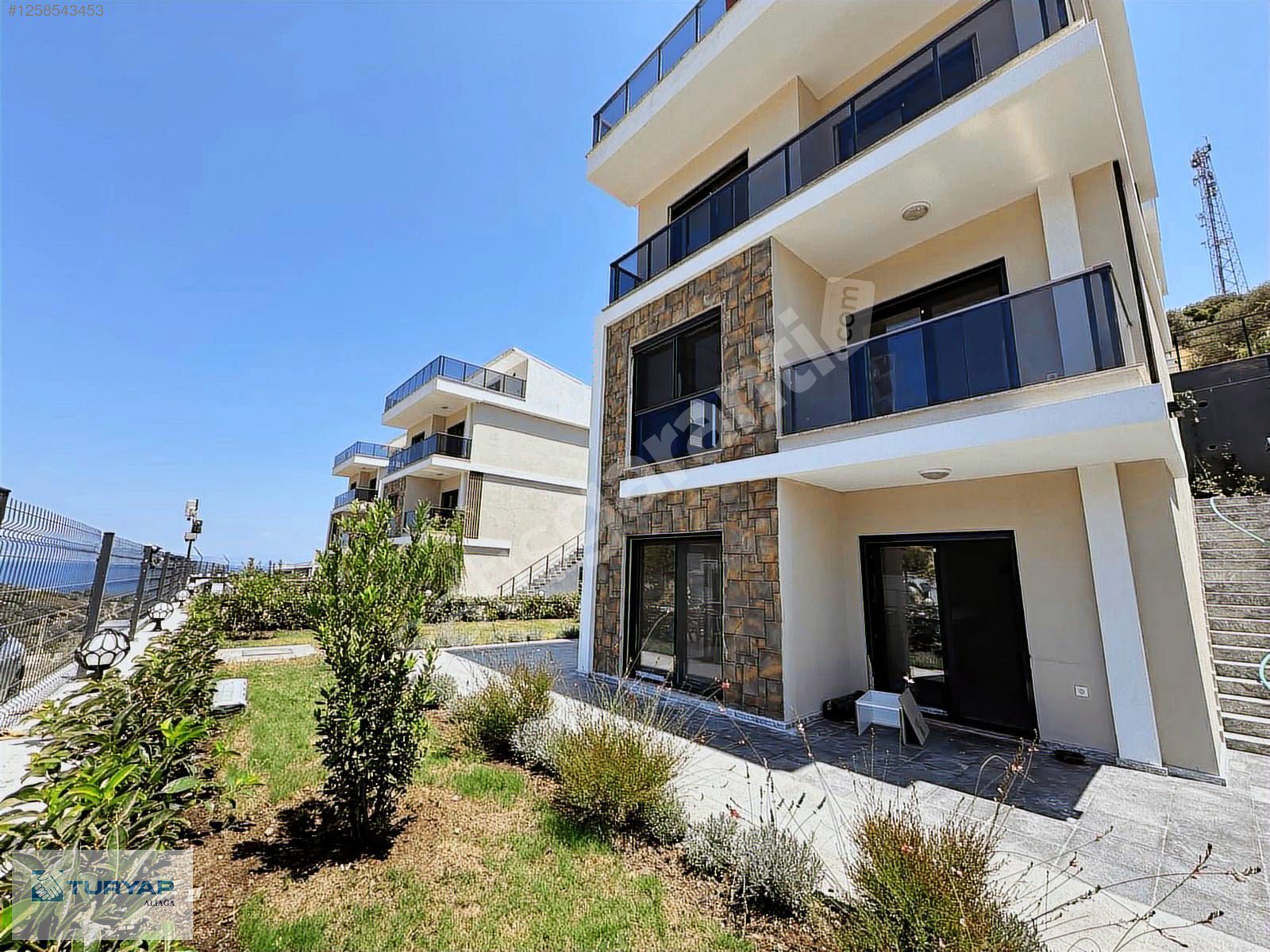 YENİFOÇA GİRİŞİNDE KİRALIK 6+1 LÜKS VİLLA