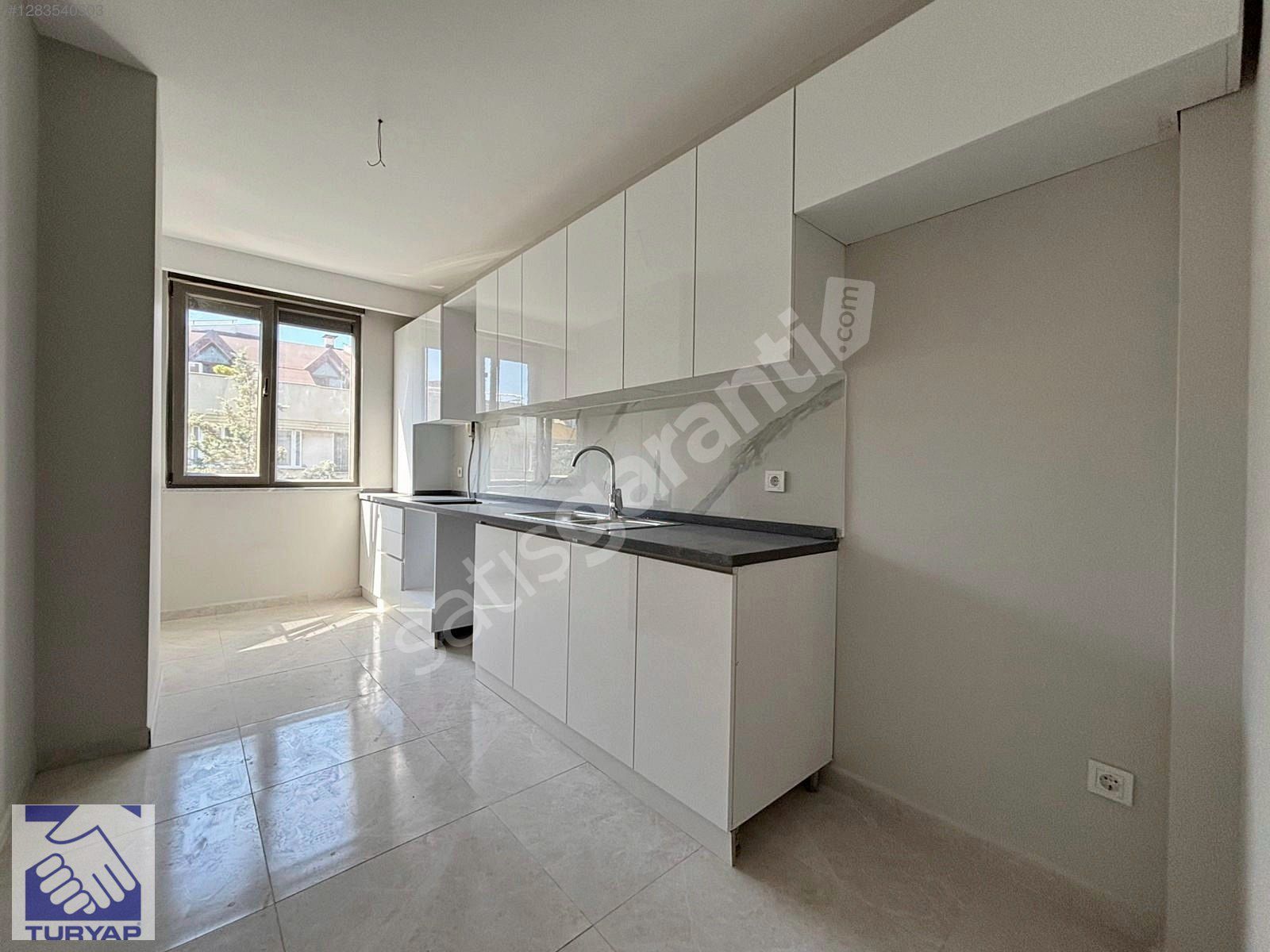 TURYAP BERKAY'DAN RIFKI TONGSİR'DE GENİŞ ÖN CEPHE BOŞ 3+1 120m²