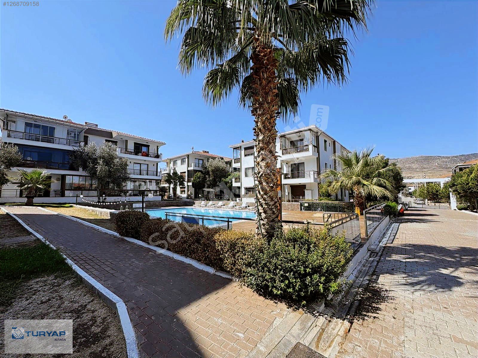 YENİFOÇA TURKUAZ EVLERİNDE SATILIK 2+1 DAİRE