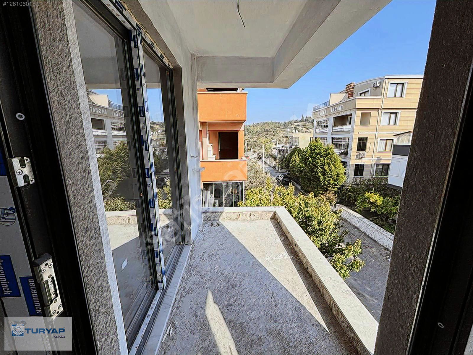 ALİAĞA KÜLTÜR MAHALLESİNDE SATILIK DENİZ MANZARALI 2+1 DAİRE