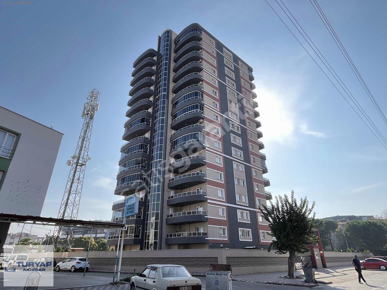 HÜRRİYET MAHALLESİ'NDE EBEVEYN BANYOLU,ÇİFT BALKONLU 180 M2 4+1