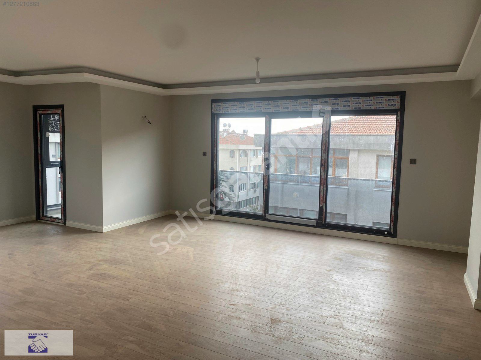 ALTUNİZADE'DE, NEZİH KONUMDA,350 m2. (5+2) KAPALI OTOPARKLI DUBL