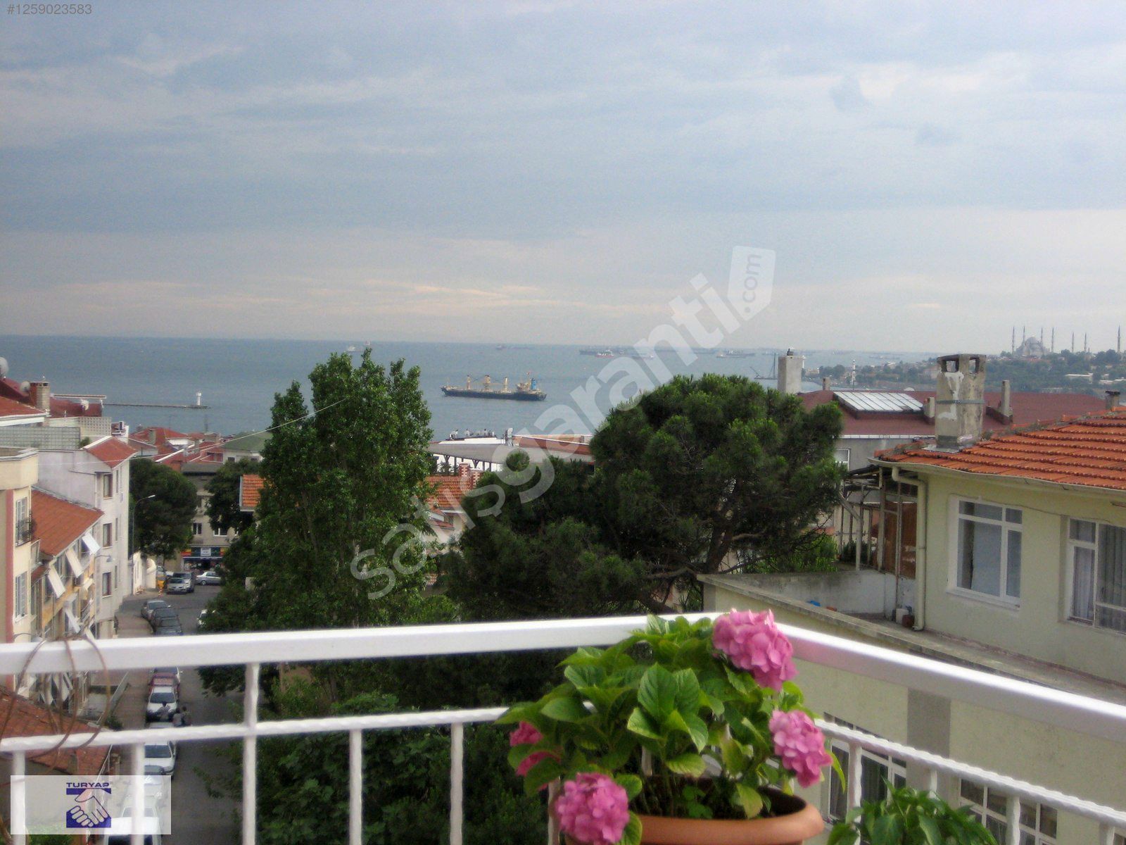 ÜSKÜDAR-DOĞANCILAR'DA 200 m2. (5+1) DENİZ MANZARALI DUBLEX