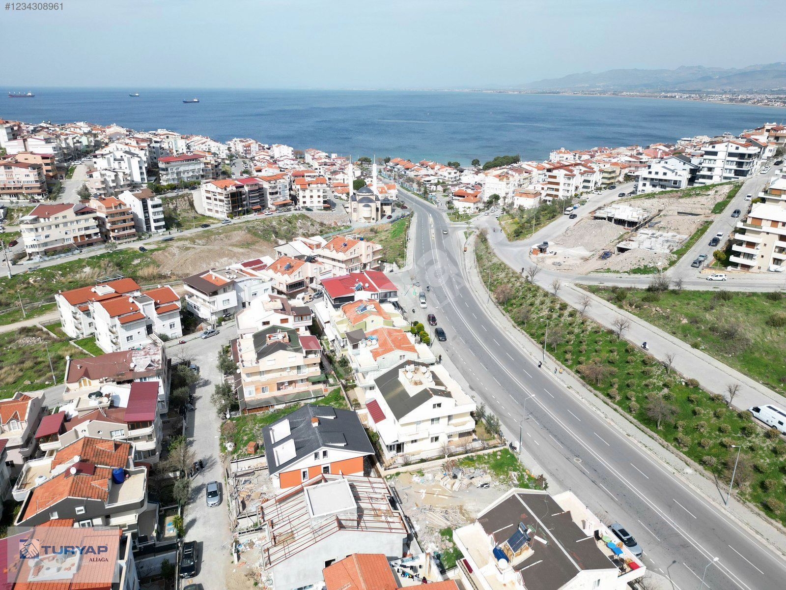 DİKİLİ MERKEZ'DE 317M2 TEK TAPU İMARLI ARSA