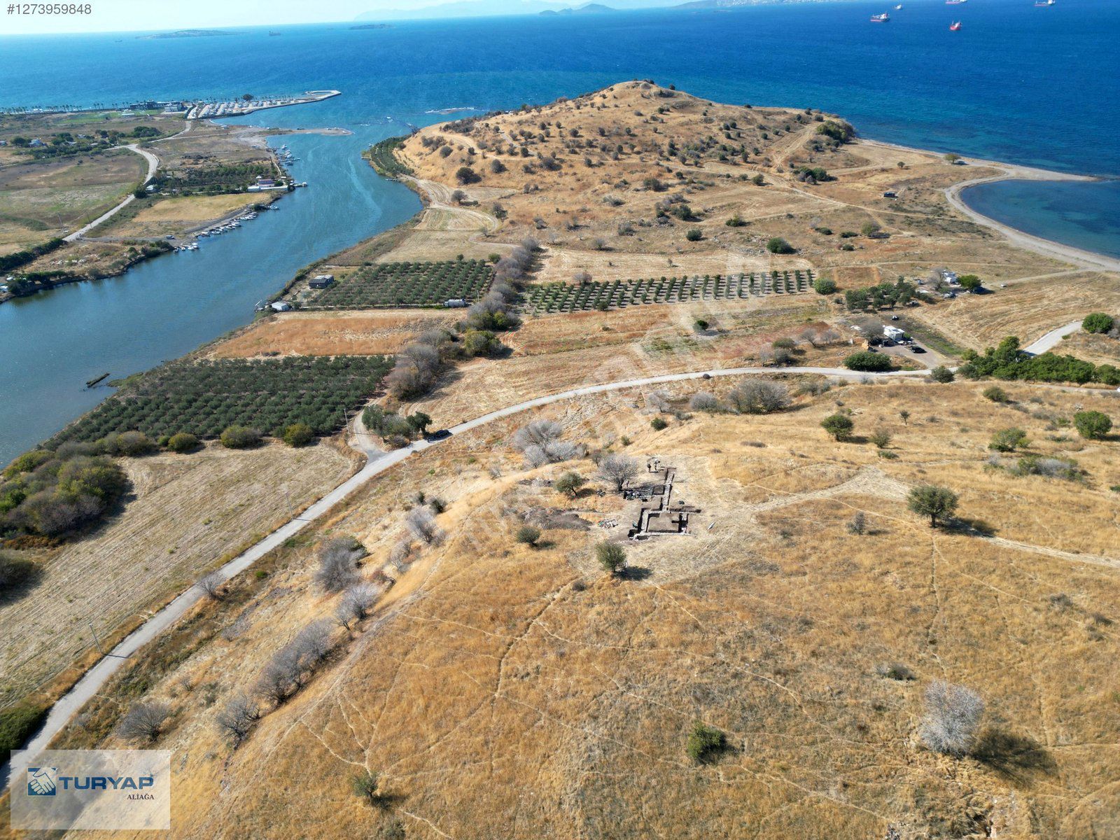 ÇALTILIDEREDE SATILIK 4832 m2 TARLA