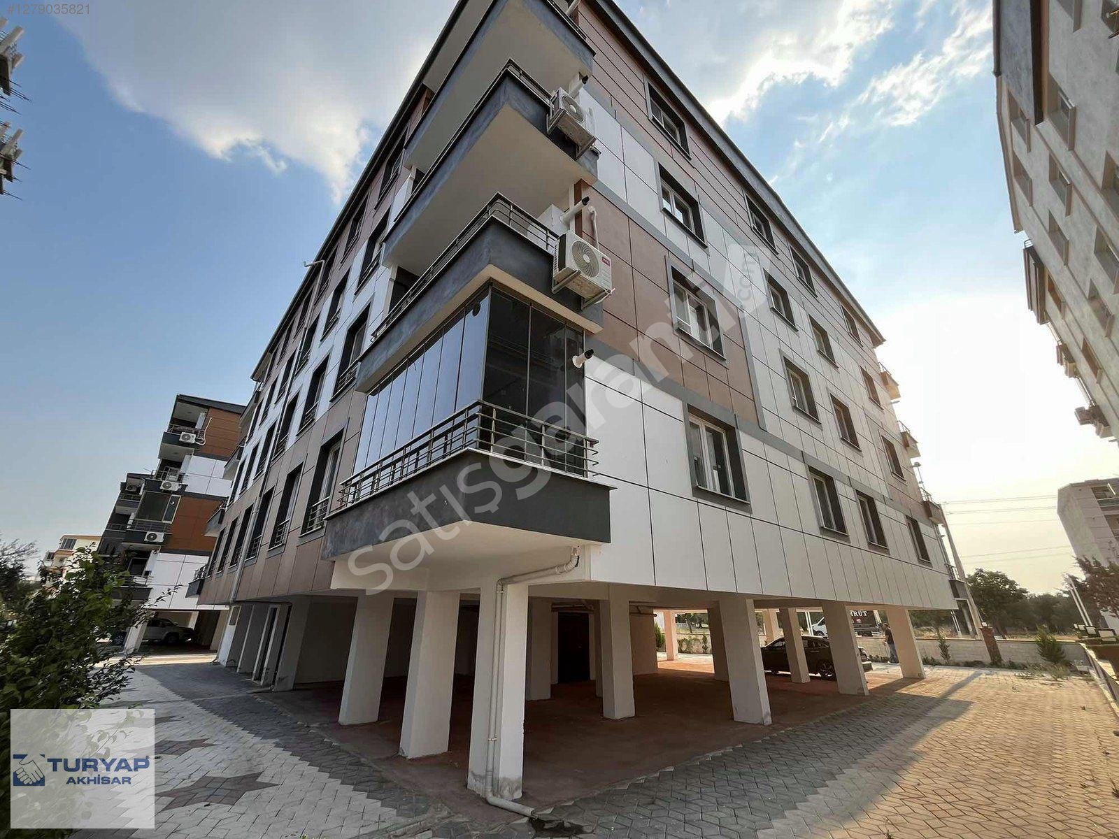 RİNG YOLU'NDA CAM BALKONLU,EBEVEYN BANYOLU 145 M2 3+1 DAİRE