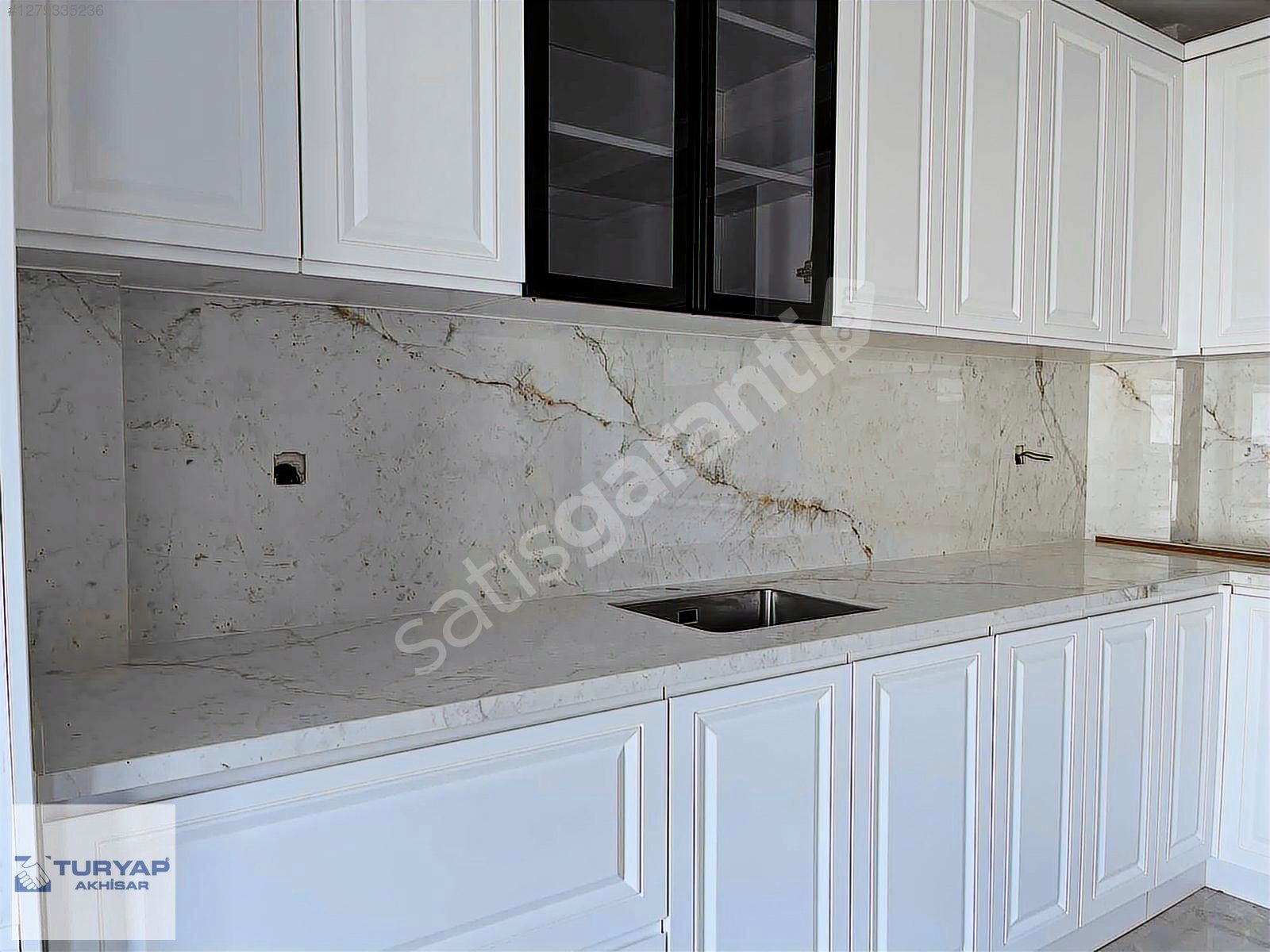 HÜRRİYET'TE ÖN CEPHE,ARAKAT,GİYİNME ODALI,ŞAHSİ OTOPARKLI 3+1