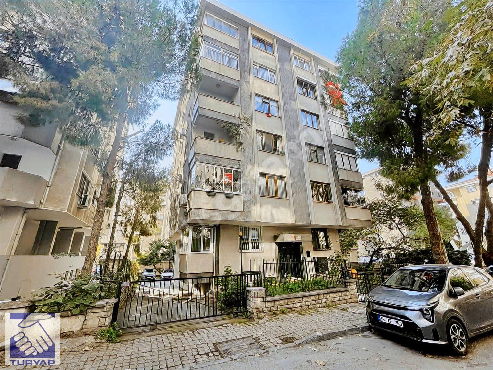 Turyap'tan Minibüse Paralel Ön Cephe Ayrı Mutfaklı Balkonlu 2+1