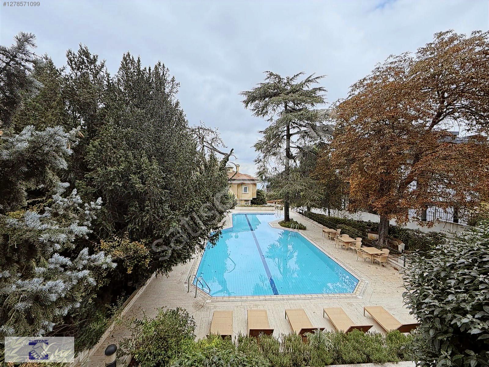 NAKKAŞTEPE'DE BOĞAZ MANZARALI HAVUZLU SİTE İÇİ VİLLA