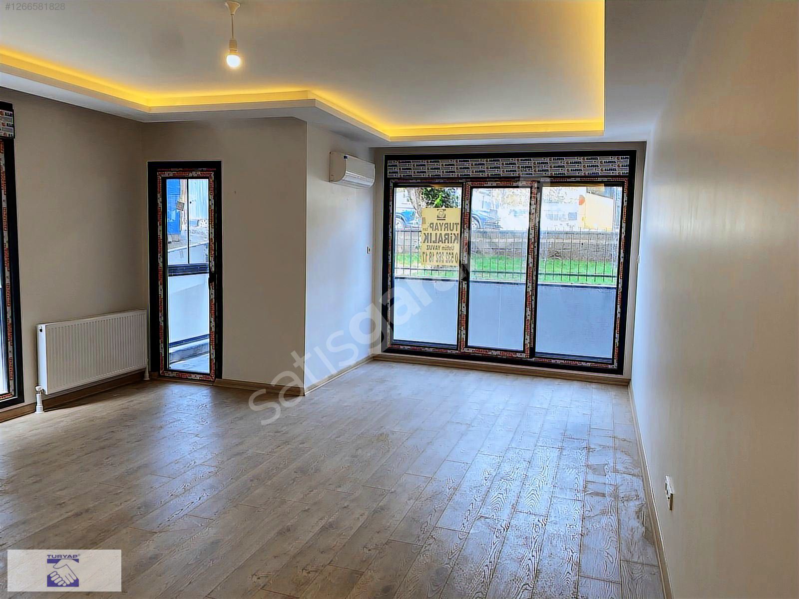 ALTUNİZADE'DE, NEZİH KONUMDA, KAPALI OTOPARKLI 145 m2. 3+1 SIFIR
