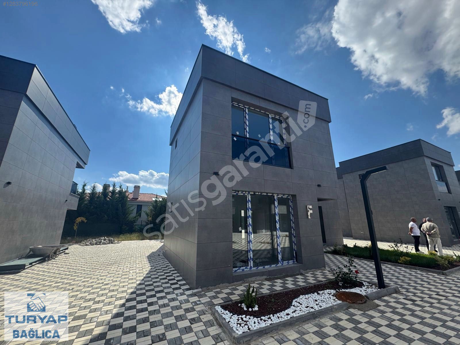 BAĞLICADA SİTE İÇİNDE BAĞIMSIZ 6+1 VİLLA