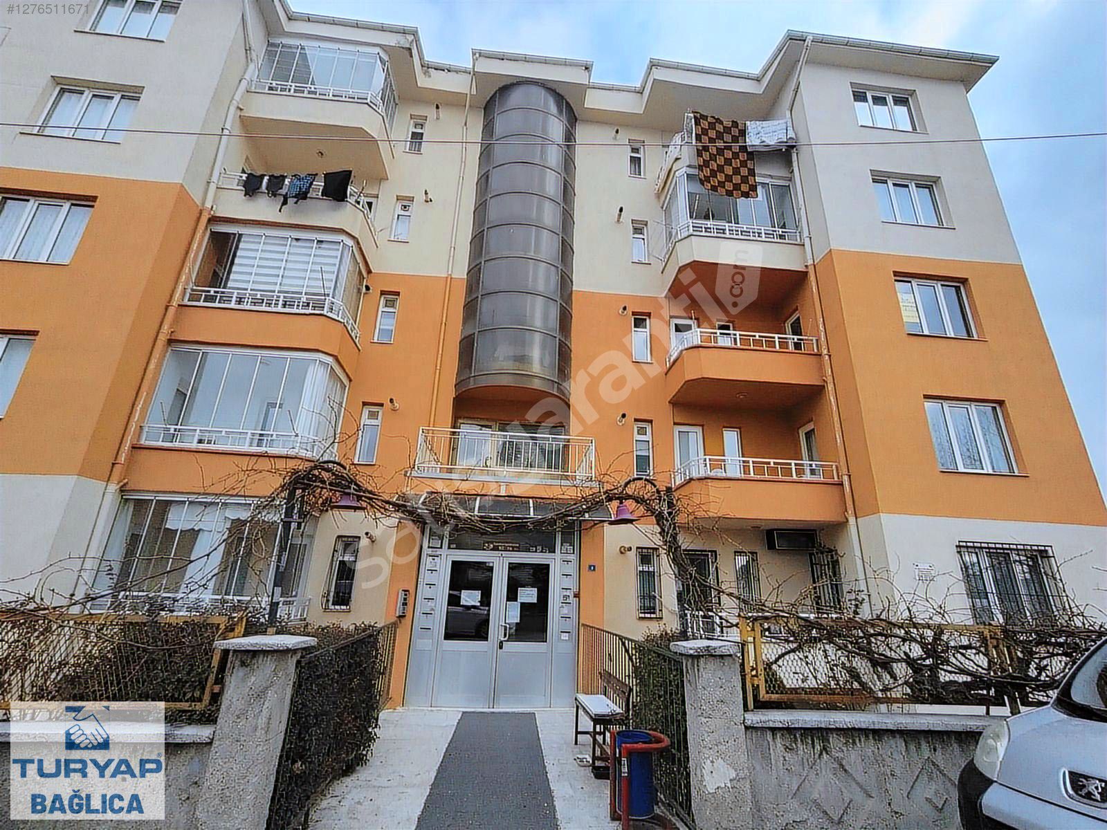 Site içinde 3+1 Cadde Üstü Ara Kat Daire