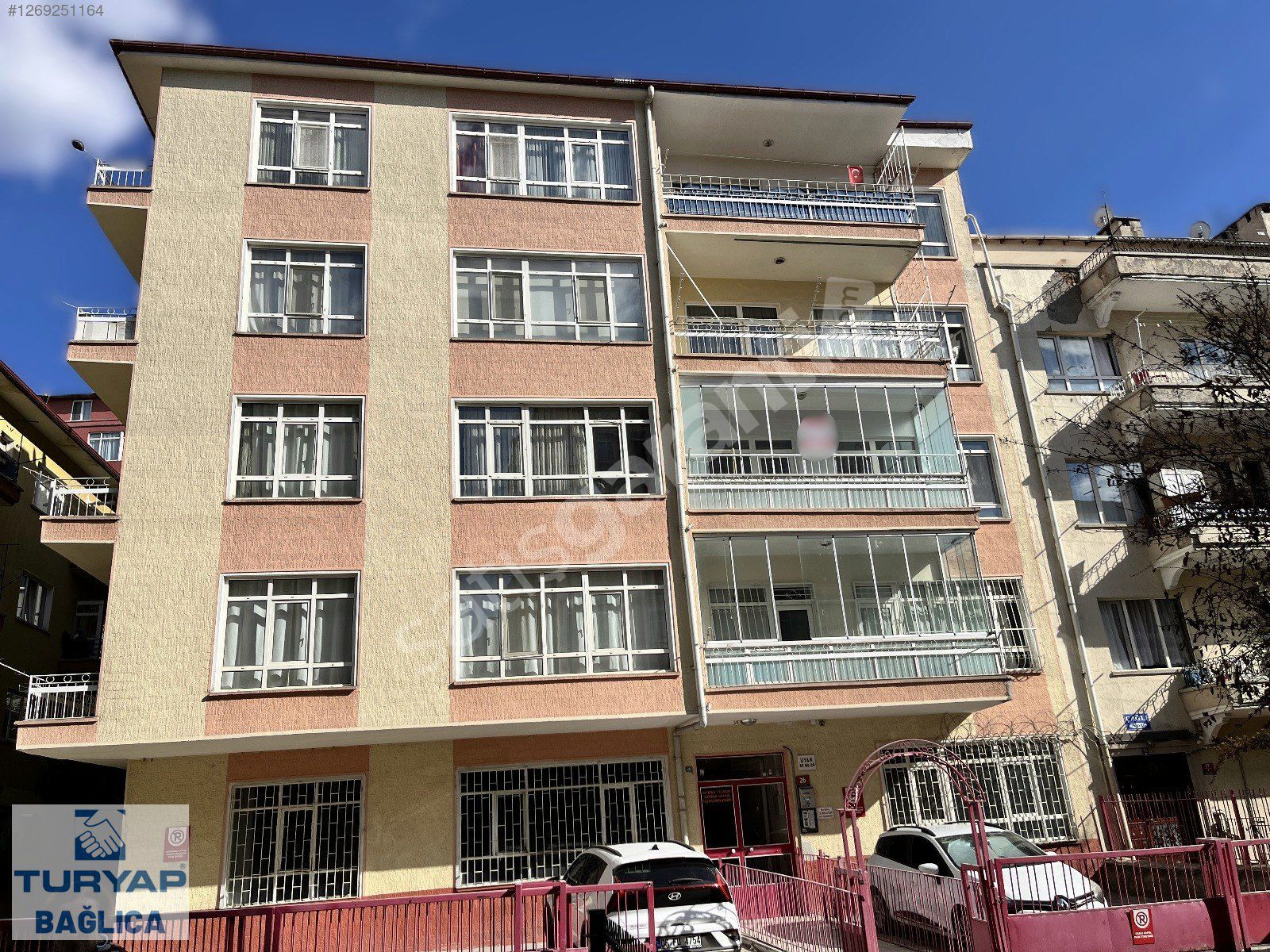 SİYASAL'A YAKIN KESKİN SOKAKTA ORTA KAT OTOPARKLI KİRALIK 3+1