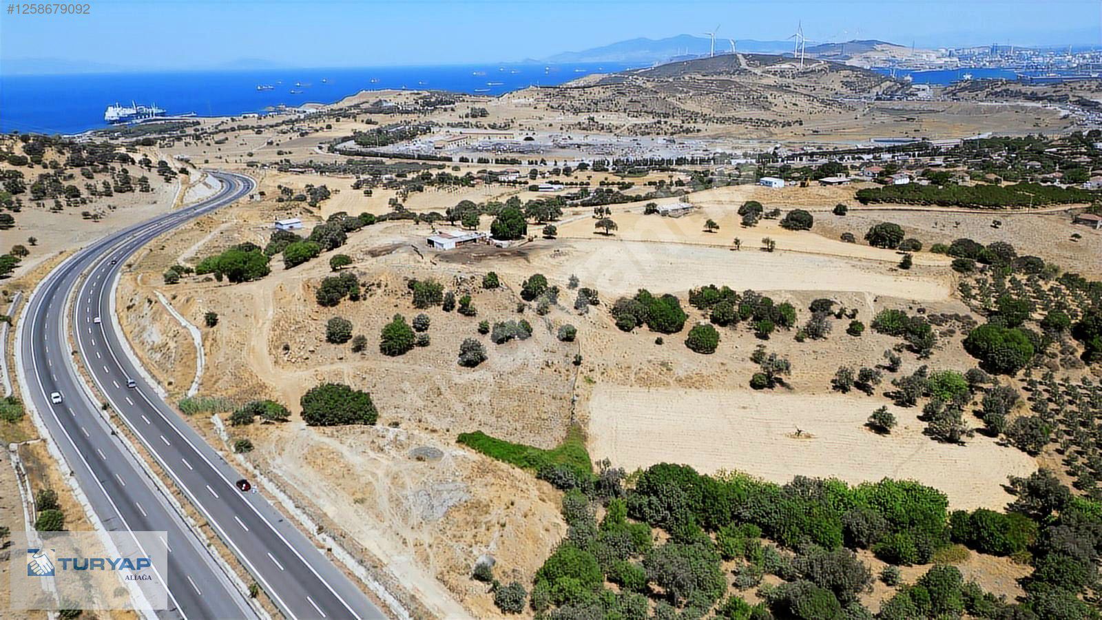 FOÇA YOLU ÜZERİ HOROZGEDİĞİ'NDE SATILIK TARLA