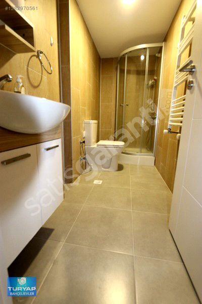 BAHÇELİDE MİLLİ KÜTÜPHANE YAKINI 10YILLIK GİRİŞ ÖN 2+1