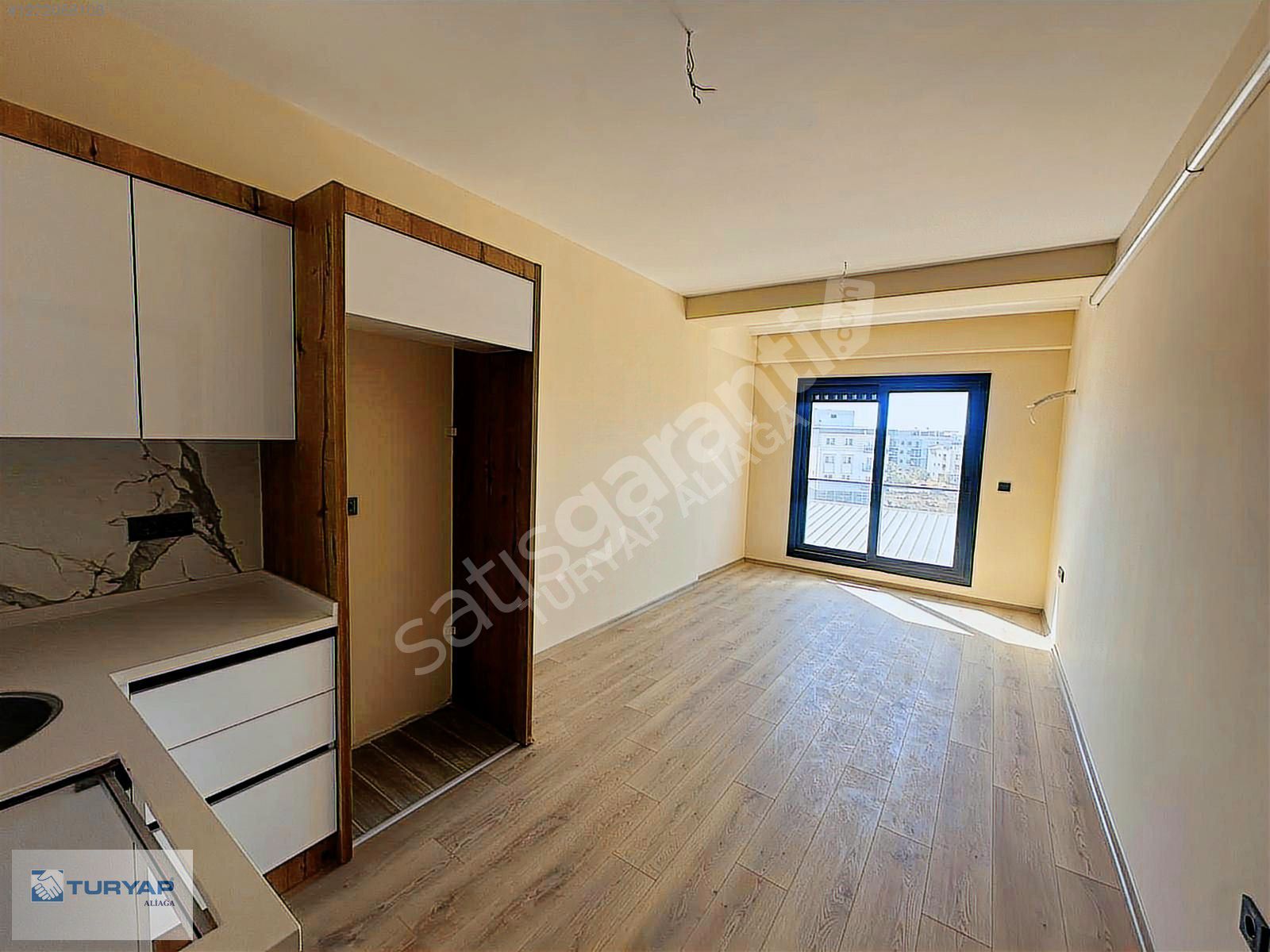 MENEMEN SEYREKTE SATILIK LÜKS 1+1 DAİRE FIRSATI