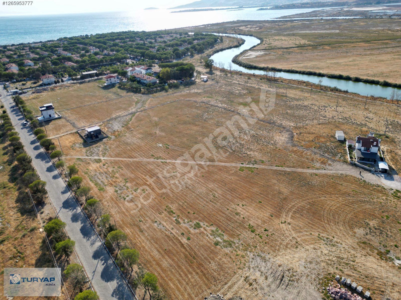 TURYAP TAN ÇANDARLI TATİL KÖYÜNDE SATILIK ARSA HİSSESİ
