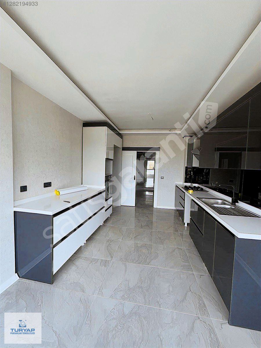 TURYAP'TAN PURSAKLAR'DA KAPALI OTOPARKLI LÜKS 4+1 SATILIK DAİRE