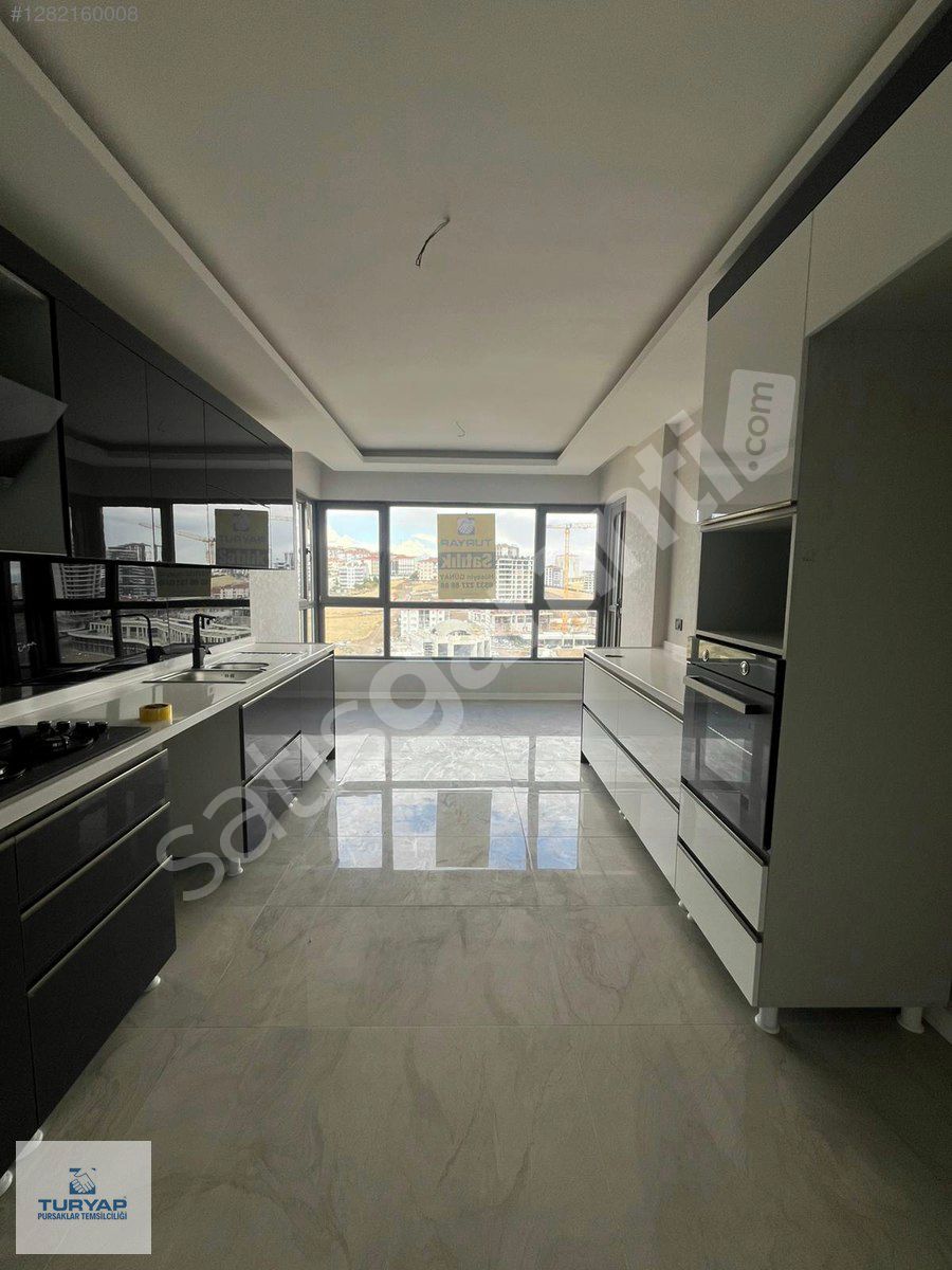 TURYAP'TAN BULVAR CEPHELİ KAPALI OTOPARKLI LÜKS 4+1 SİTE DAİRESİ