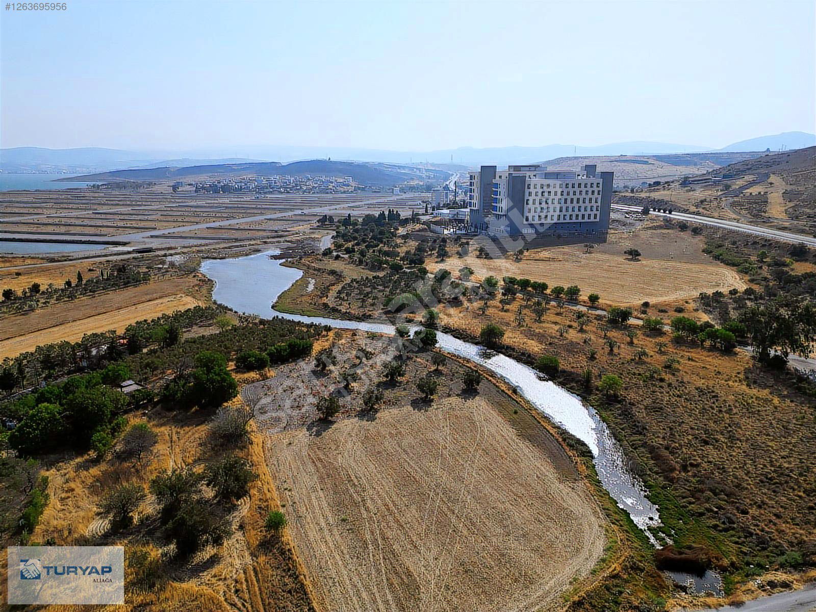 HASTANEYE 300 METRE MESAFEDE SATILIK BÜYÜK TARLA