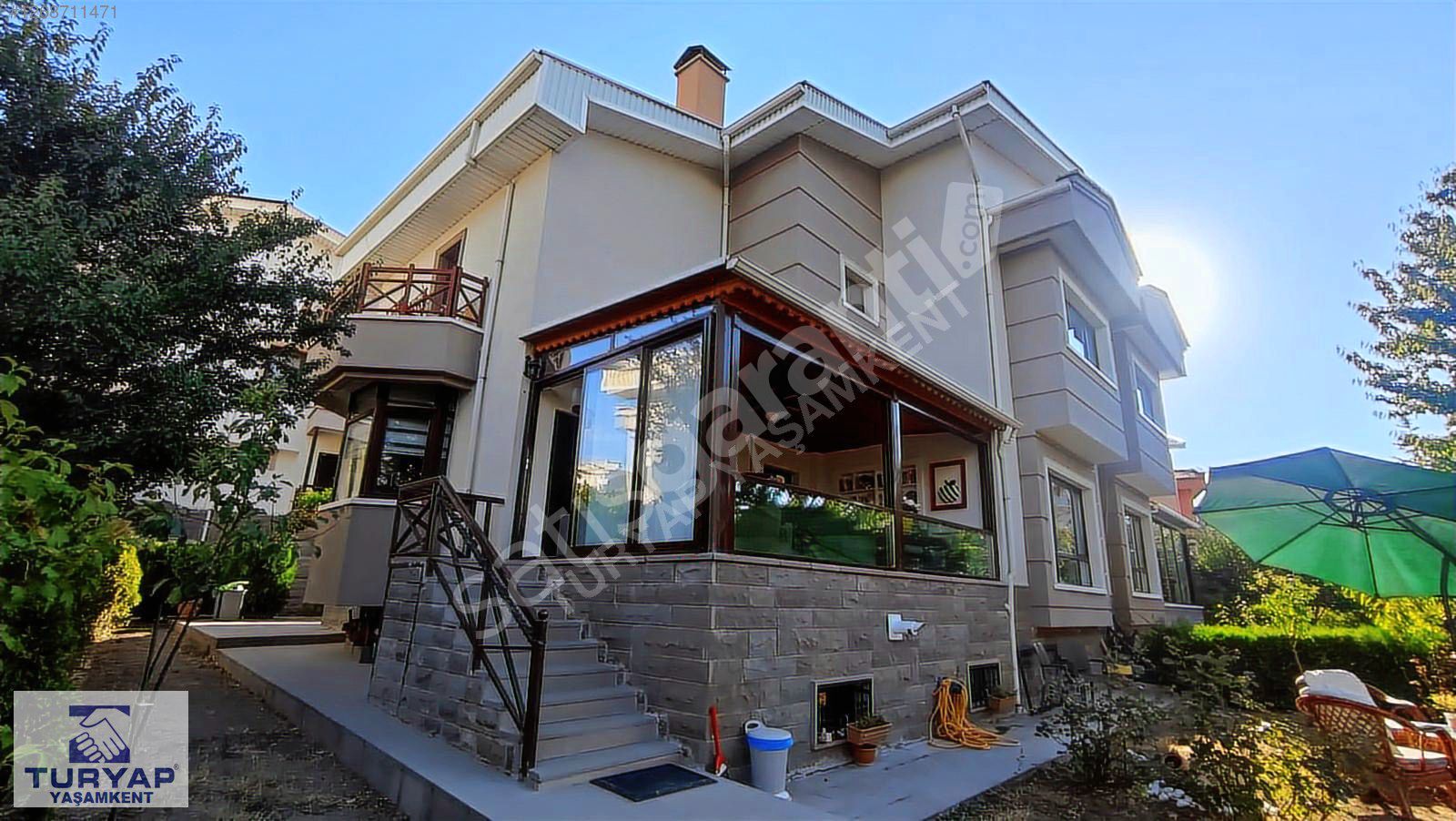 PARK CADDESİ AYDORUK'TA BÜYÜK BAHÇELİ BAKIMLI VİLLA