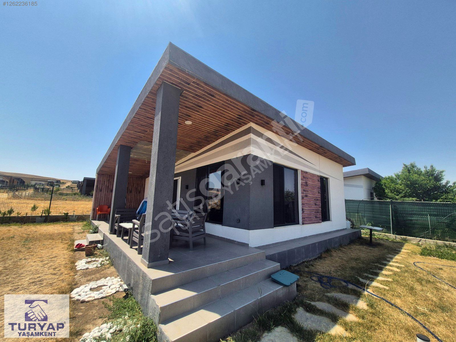 TURYAP 'TAN SİTE İÇERİSİNDE 503 m2 ARSA ALANLI 2+1 MÜSTAKİL