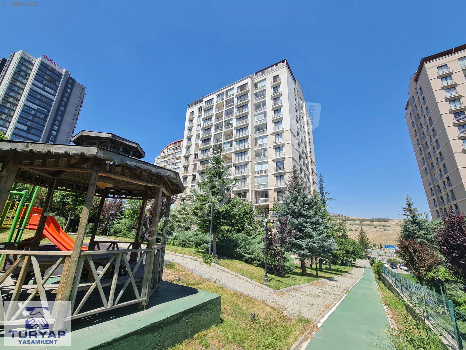 Yaşamkentte Cadde Üzeri Yapılı, Kapalı Teraslı, 5+1 Dubleks