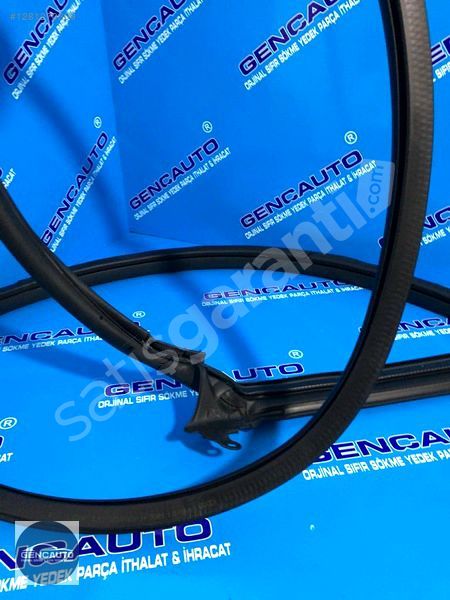 AUDİ A5 SPORTBACK KAPI FİTİLİ SÖKME ORJİNAL 8T8831708C SAĞ ÖN