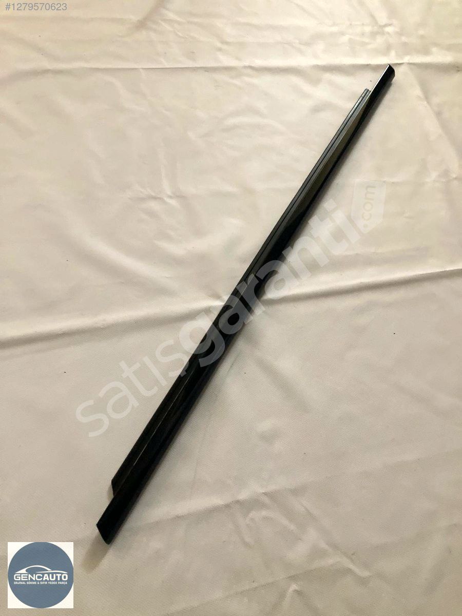 BMW G20 KAPI CAM SIYIRICI ÇITASI SIFIR ORJ 51337465151 PİANBLACK