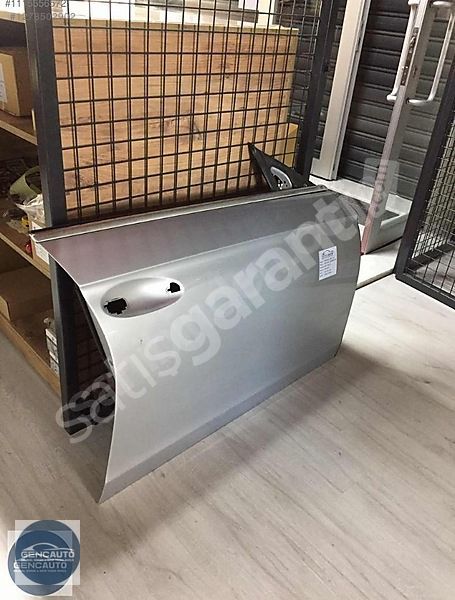 MERCEDES W219 CLS SAĞ ÖN KAPI SÖKME ORJİNAL METAL GRI