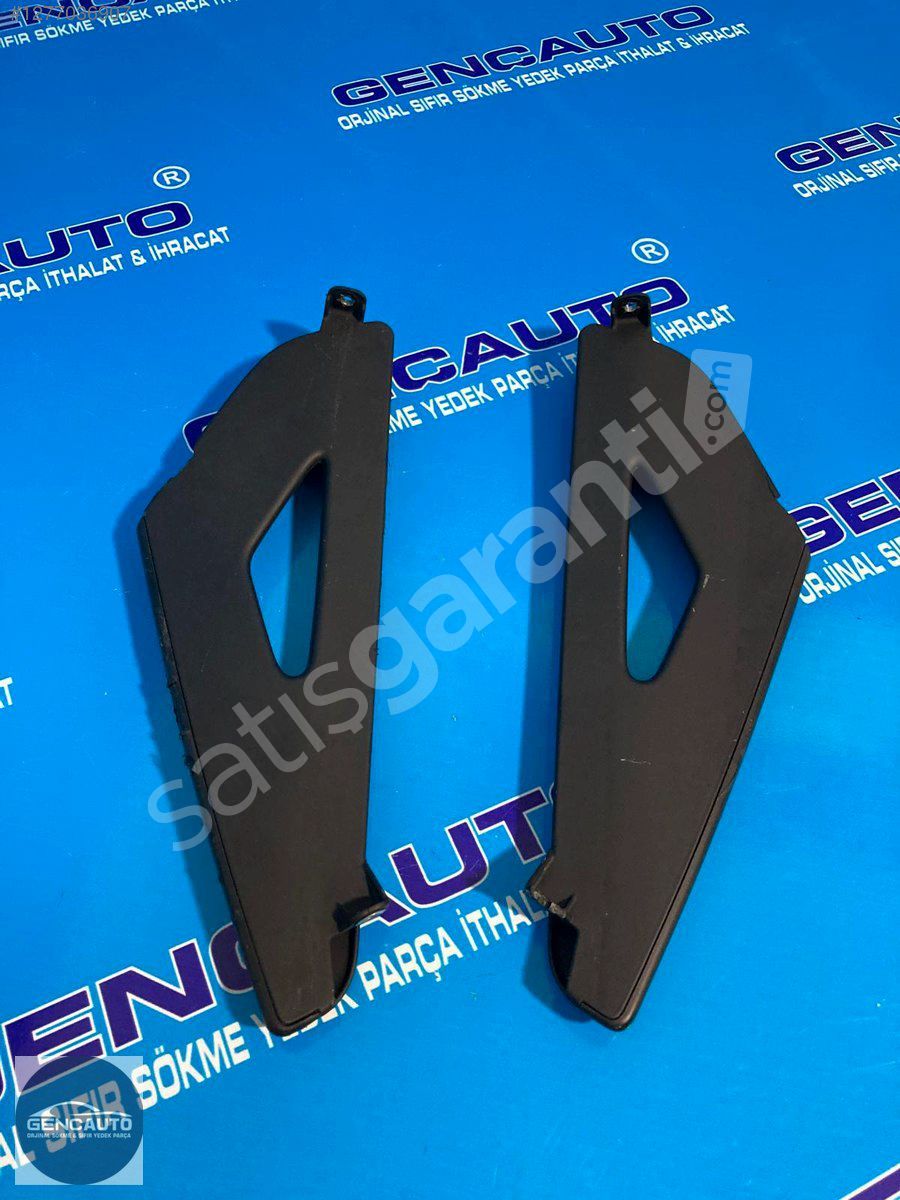 AUDİ A3 SPORTBACK ORTA KONSOL YAN TUTAMAK SÖKME ORJ 8P0124 123