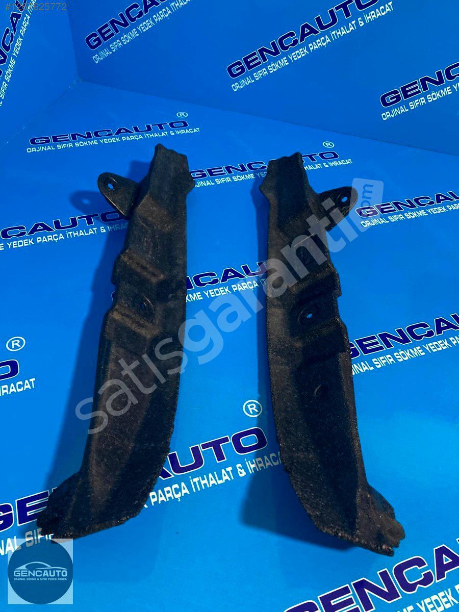 AUDİ A3 HATCBACK ÇAMURLUK ARA KÖPÜK SÖKME ORJ 8P0821112 111 A